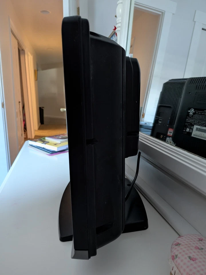 Emerson LD195EMX 19" 720p HD LCD DVD/TV Combo No Remote Works - Image 2 of 4