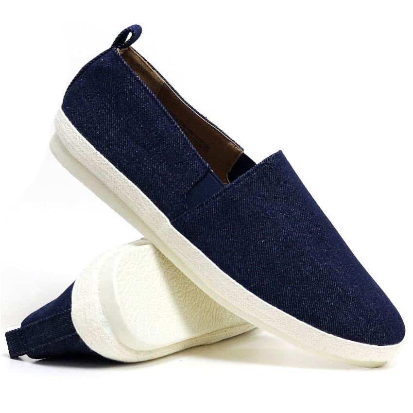 Men\'s Slip-On Canvas Shoes in Navy with Contrast Trim Key Canvas Slip-On Shoes | Nautica main image 4
