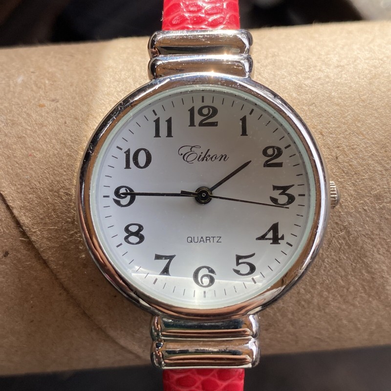 Eikon Fashion Bangle Style Quartz Ladies Watch Tested and Working