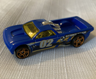 Hot Wheels Bedlam 2003 Hot Wheels BEDLAM 02 Stunt Team Blue Pickup