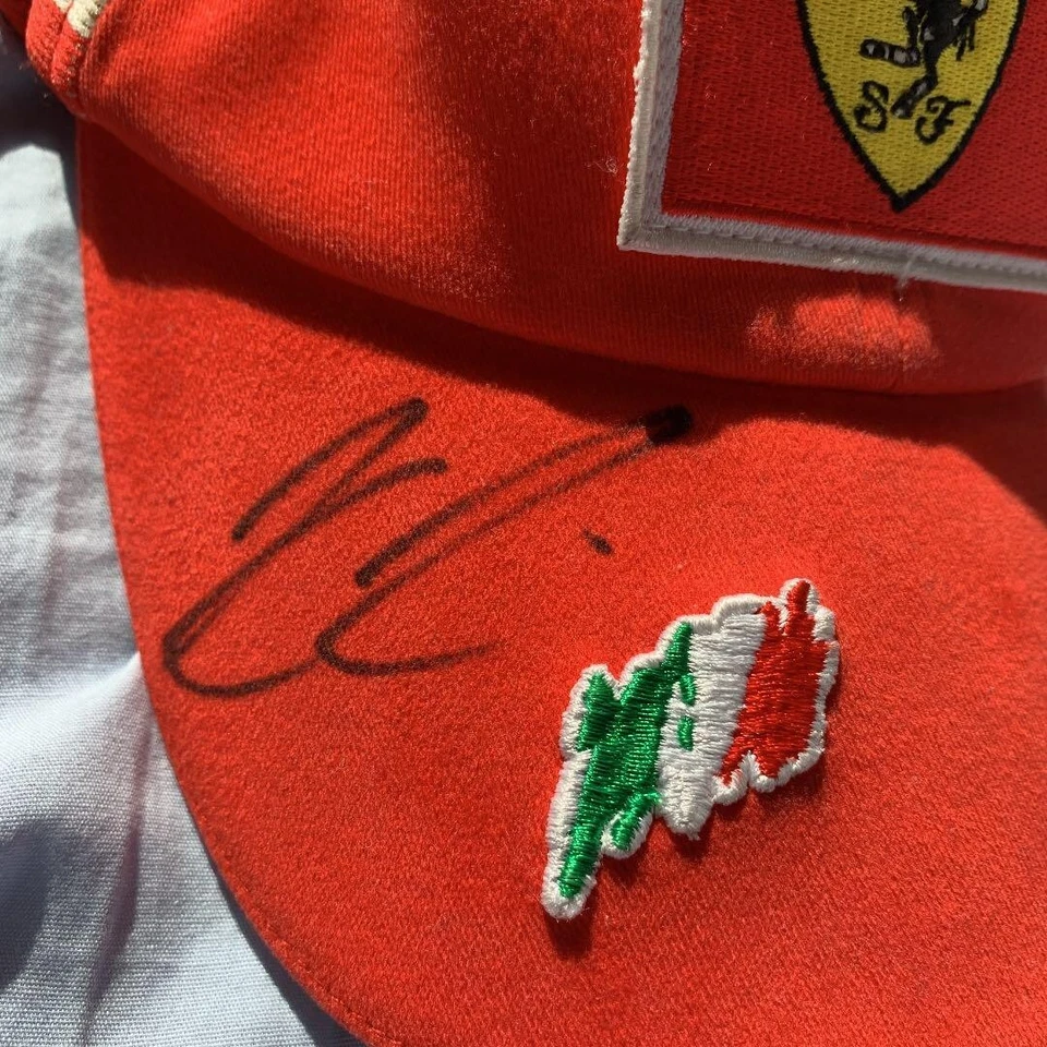 Gorra Ferrari Autografiada Kimi Raikkonen Felipe Massa F1 Firmada GP de Japón PUMA Foto 3 de 4