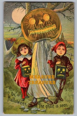 C.1910 HALLOWEEN GHOST IS SEEN JOL MOON KIDS TRICK OR TREAT BAGS MO Postcard Q4