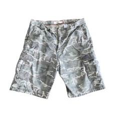 Vintage Y2K Levi  s Cargo Camo Shorts Men  s Size 40 Big Pockets Baggy  Read 