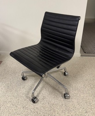 Herman Miller EA335 Eames Aluminum Group Management Desk Chair 