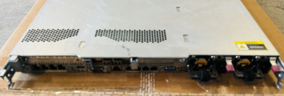 HPE Proliant DL360 Gen9, 1x E5-2680 v3, 10 núcleos, 32 GB RAM, 2x300 GB HDD, P440R Foto 2 de 4