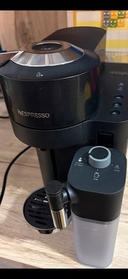 De'Longhi Nespresso Vertuo Latissima Kapselmaschine  Schwarz