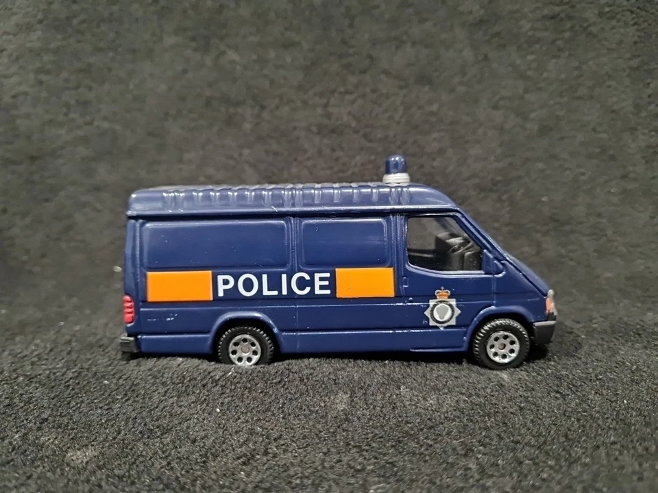 CORGI TOYS FORD TRANSIT FURGONE POLICE REGNO UNITO SCALA 1/43  - Immagine 2 di 4