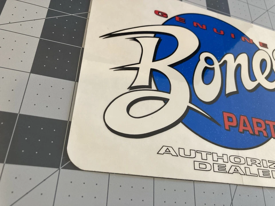 Piezas genuinas Bones - Pegatina grande de distribuidor de tienda de skate skate vintage RARA Foto 4 de 4