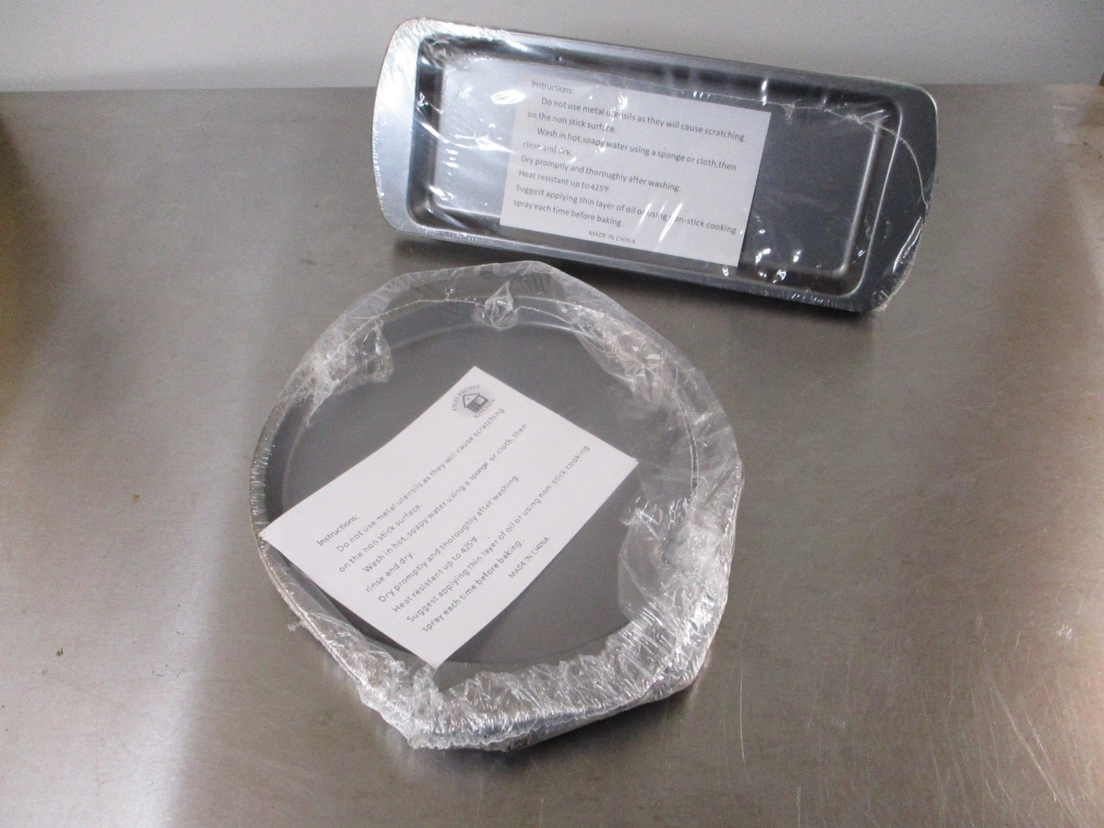 Old Home Kitchen Loaf Baking Pans (4) 8" Personal Pizza Pans (4) NEW!!!
Opens in a new window or tab