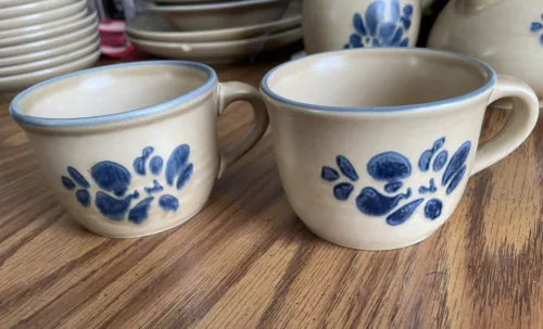 Set of 2 Vintage Pfaltzgraff Stoneware Folk Art Blue & Tan Coffe/Tea Mugs, 8 oz