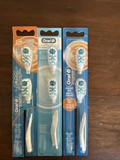Oral-B Deep Clean Battery Powered Toothbrush Replacement Brush Heads 3 pk of 2