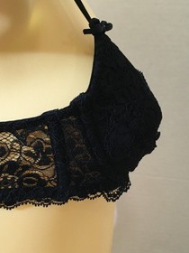 Vtg AGENT PROVOCATEUR Margot Bra Black Floral Lace 34B Criss Cross Lined