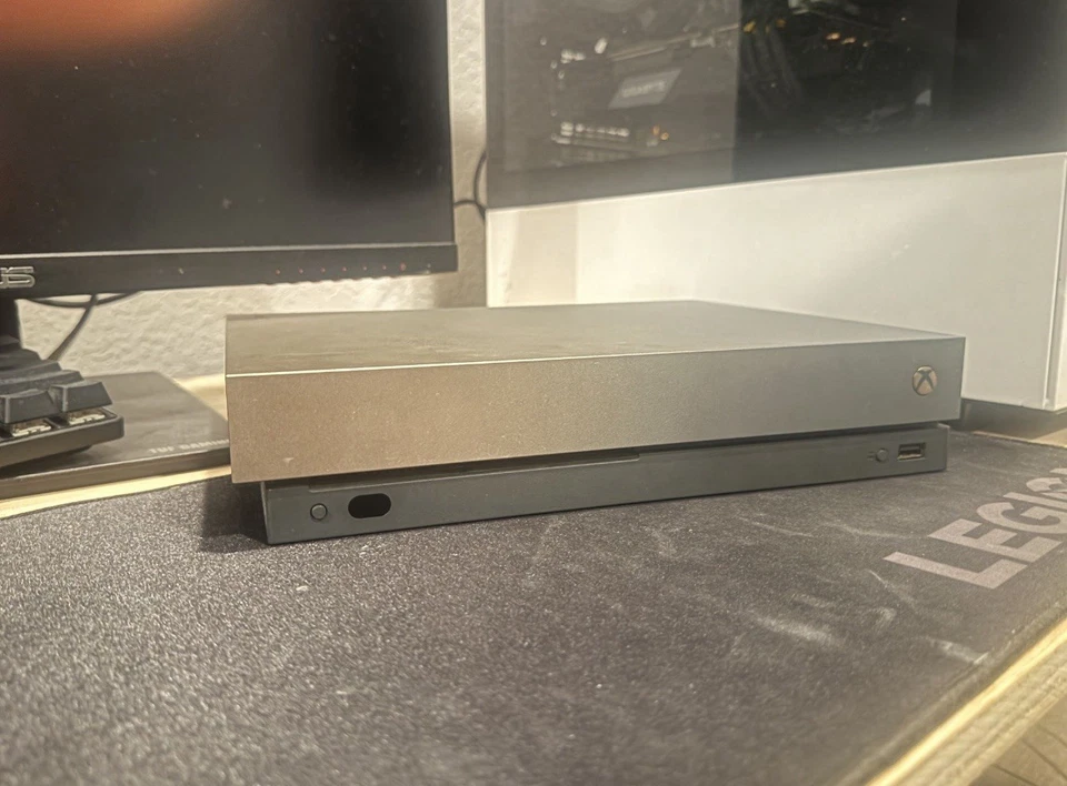 Consola Microsoft 1TB Xbox One X Gold Rush EDICIÓN LIMITADA SOLAMENTE Foto 4 de 4