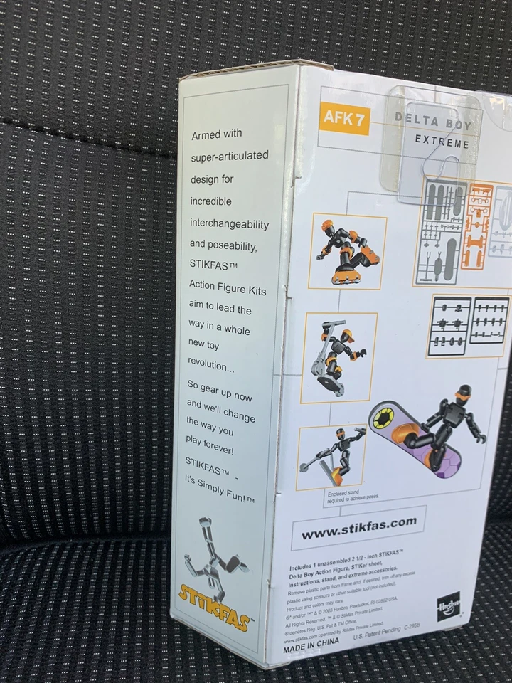 Figura de acción construible STIKFAS Delta Boy AFK7 NUEVO EN CAJA Hasbro Skater Mister Bany.J Foto 4 de 4