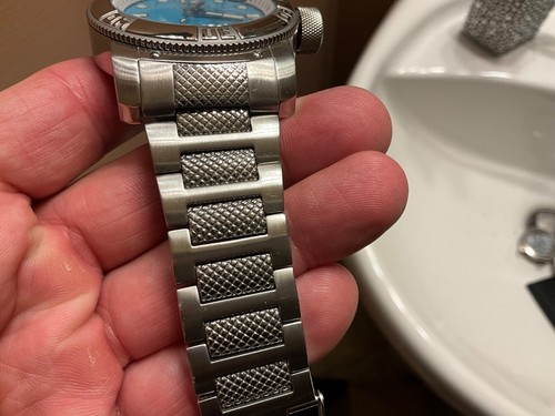 INVICTA SWISS MODEL 0109 TURQUOISE DIAL 48MM STAINLESS SCREW DOWN VERY HARD FIND - Picture 3 of 9