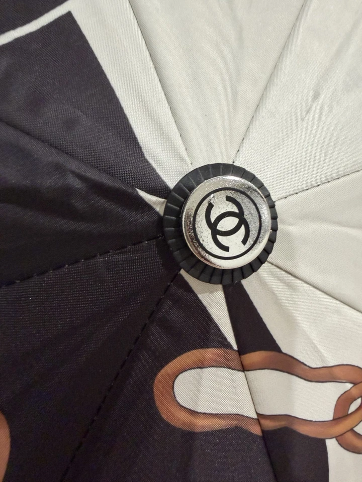*NUEVO* CHANEL, Paraguas Grande Automático Abierto con Funda, Regalo VIP Foto 2 de 4
