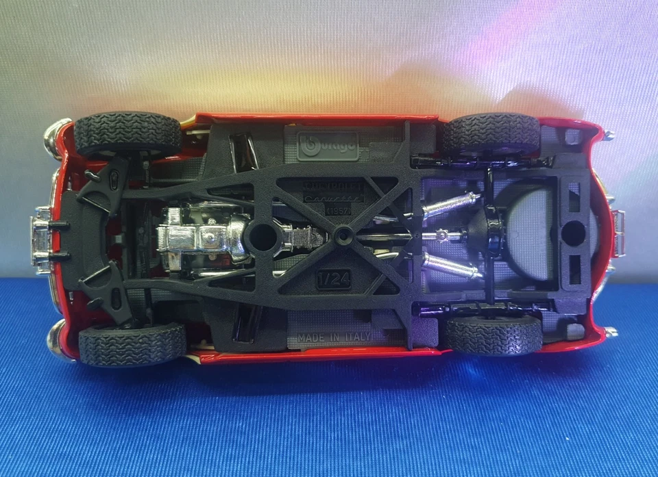 COCHE CHEVROLET CORVETTE 1957 1:24 BURAGO ROJO - Imagen 4 de 4