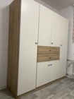 Edler Schlafzimmer-Schrank und passende Kommode aus Echtholz