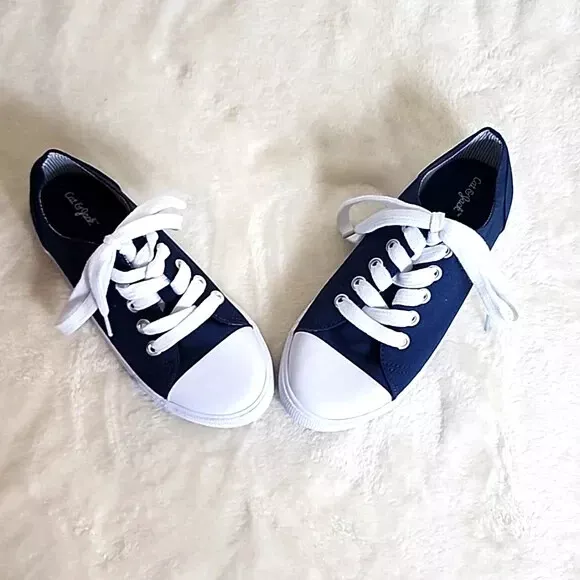 Girls navy deals blue sneakers