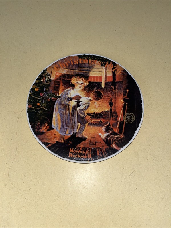 NORMAN ROCKWELL “Somebody’s Up There” 1979 CHRISTMAS PLATE W/Hanger-09,466F