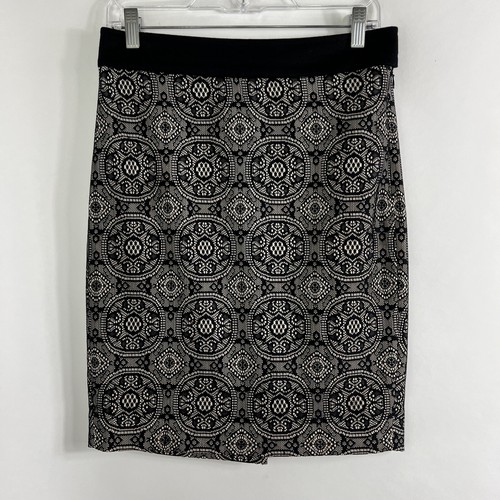 The Limited Pencil Skirt Women's Size 2 Knee Length Black Lace Lined