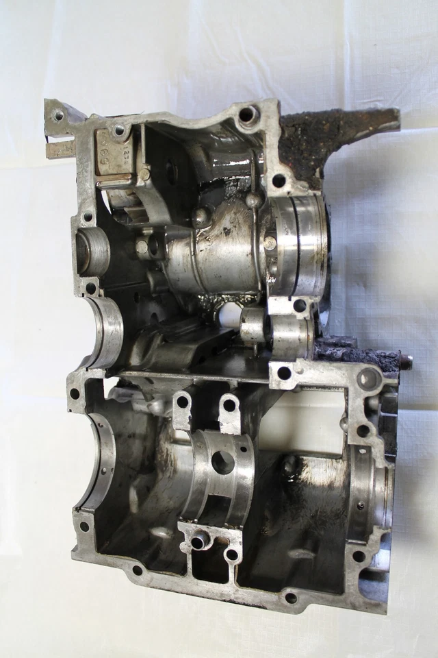 Yamaha XS2 XS1 TX650 1972 cárter inferior medio 306-15100-03-00 Foto 4 de 4