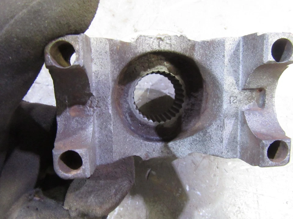 1966 Pontiac Catalina задний конец приводной вал хомут в сборе 28 шлицев - Изображение 3 из 3