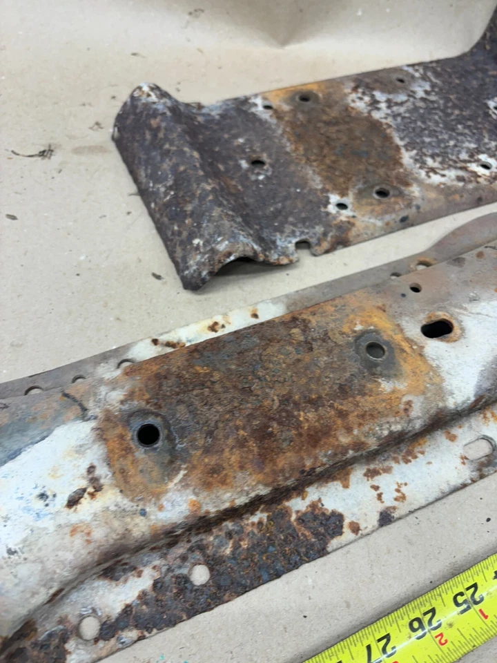 Dodge D250 W150 1981 86 1987 4x4 tanque de combustible cuadro travesaño travesaño 93 Foto 3 de 4