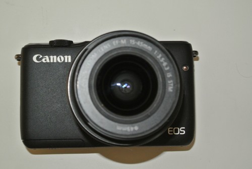 Canon EOS M10 Digital Camera Black with EF-M 15-45mm Lens- Fast Dispatch! - Picture 6 of 10