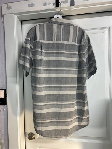 Travis Mathew Short Sleeve Button Shirt Mens Size M Gray Golf Striped Casual - Picture 5 of 8