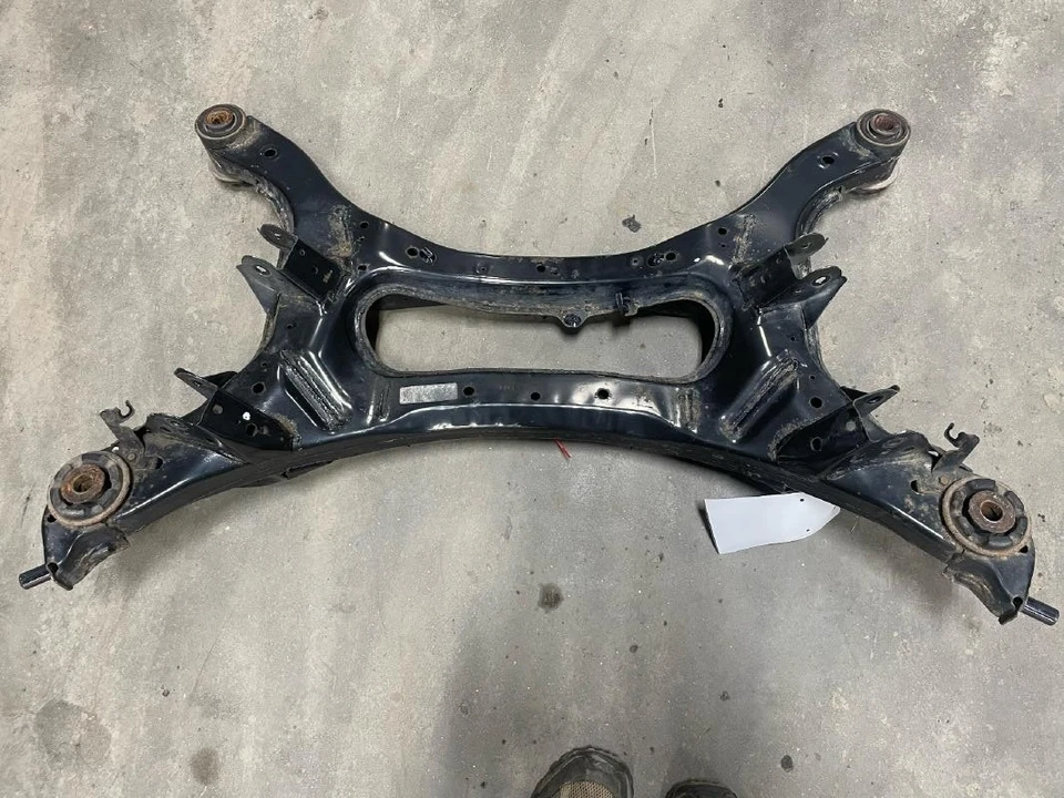 Nissan Altima 2007-2012 sedán travesaño trasero motor base montaje fabricante original 07-12 Foto 2 de 4