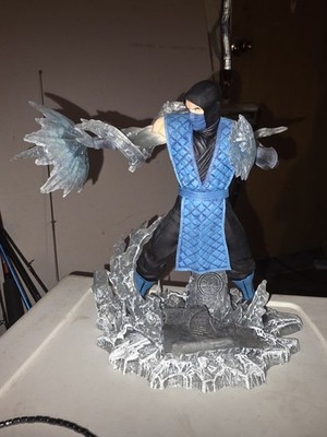 Diamond Select Toys Gallery Diorama Mortal Kombat 11 Sub-Zero PVC Statue