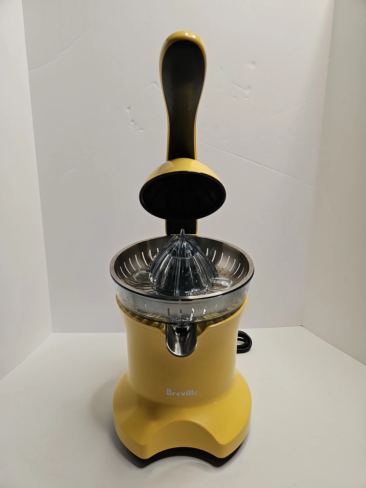 Breville BCP600 Citrus Press Motorized Juicer Yellow Juice Orange Press