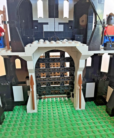 LEGO Castle: Black Monarch's Castle (6085)