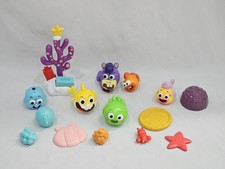 Baby Shark  s Big Show 24 Days of Fishmas Advent Calendar Figure Set Toys