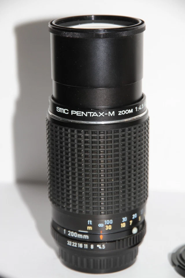 SMC Pentax-M 80-200mm f/4.5 Zoom Telephoto Camera Lens - Pentax K Mount. - Image 4 of 4