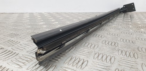 #89 MERCEDES CLK W209 MODANATURA STRISCIA GUARNIZIONE FINESTRINO ANTERIORE DESTRA O/S A2097200424 - Foto 4 di 6