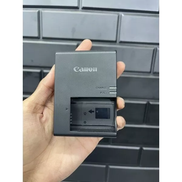 Original Genuine Canon LC-E17 Battery Charger for LP-e17 For EOS