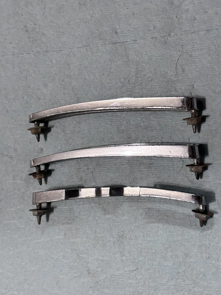 63 64 CHRYSLER 300 PANEL TRASERO "300" EMBLEMAS NÚMEROS CONJUNTO OEM Foto 3 de 4