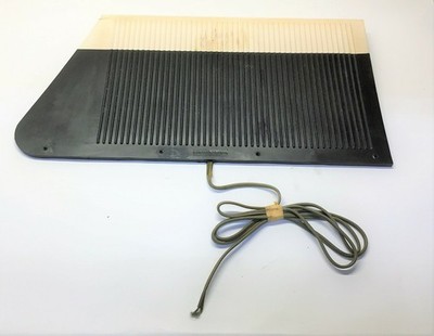 MCI 6999577 Door Treadle Mat Left Flair NOS