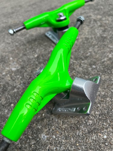 1 Set New GullWing Super Pro III 3 Skateboard Trucks Neon Green Deck Gull Wing - Picture 12 of 18