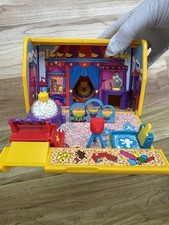 POUND PUPPIES Jungle Mini Folding Circus 2 Figures Vintage 1995 Carry Handle: