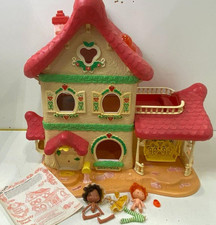 Vintage 1983 Strawberry Shortcake Berry Happy Home Doll House 2 Dolls