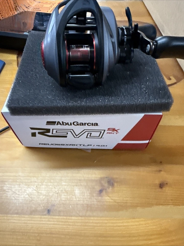 Carrete de cebo Abu Garcia REVO5 SX ROCKET Series diestro quinta generación REVO5 SX 9,0:1 Foto 2 de 2