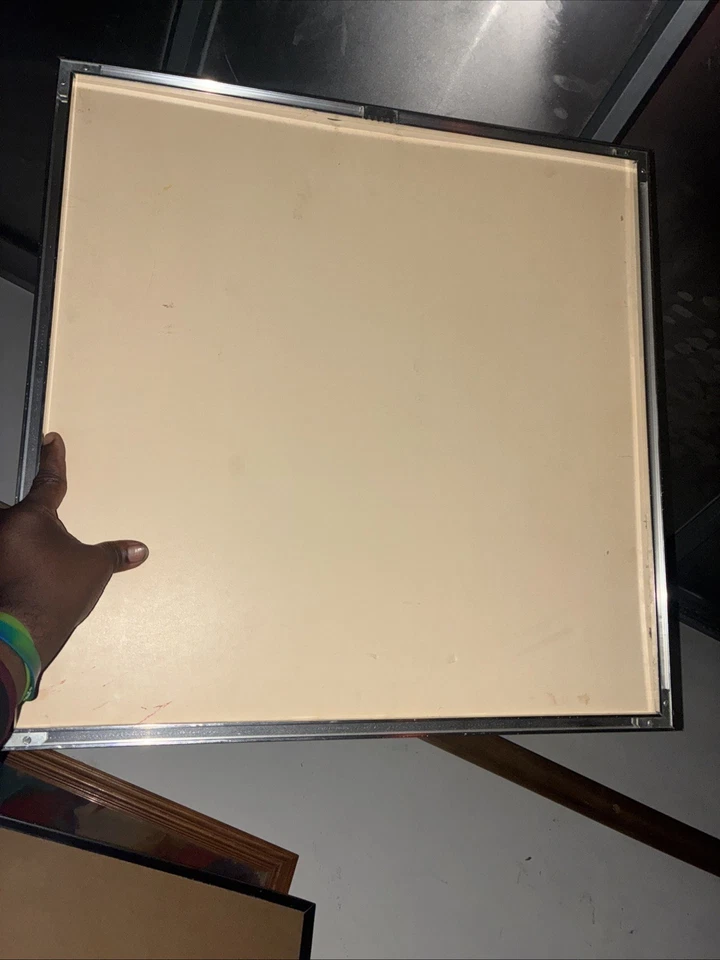 Marco de fotos clásico de aluminio satinado de metal montaje en pared con vidrio real Foto 2 de 3