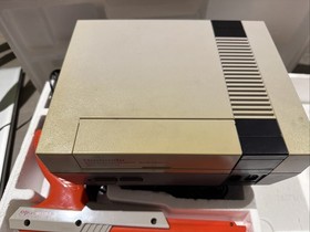 Nintendo NES Action Set - Boxed Console With Mario / Duck Hunt & Light Gun BOXED