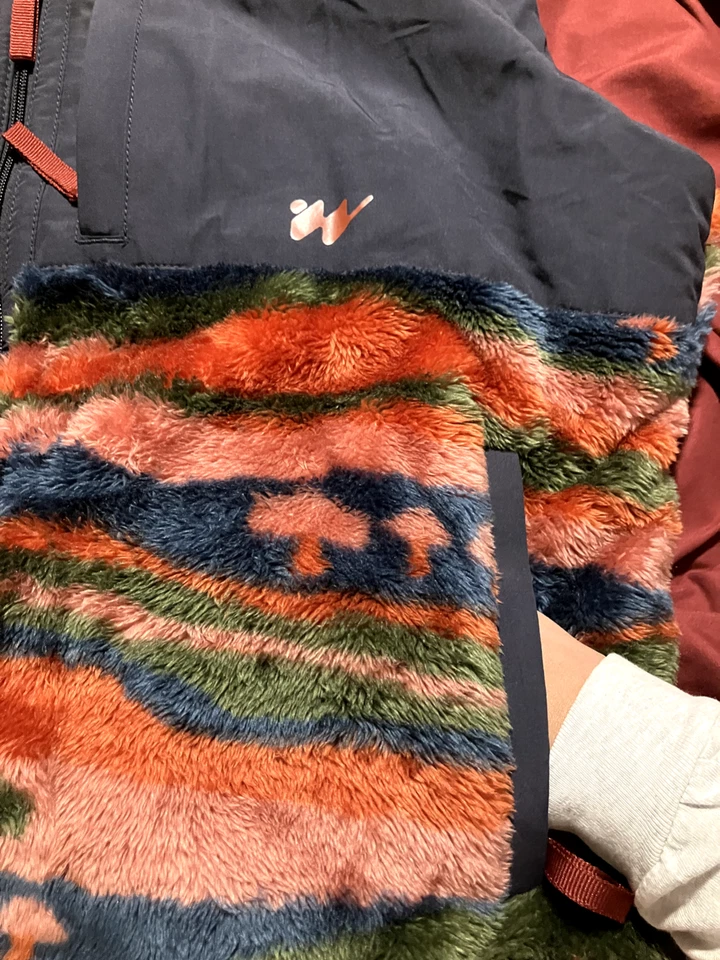 Chaleco polar Urban Outfitters sin paredes multicolor arco iris seta para hombre XL Foto 3 de 4