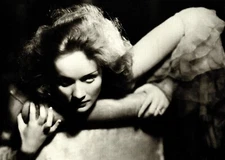 MARLENE DIETRICH in 1930 - Ready to Attack - 5 x 7 inch Photo Print