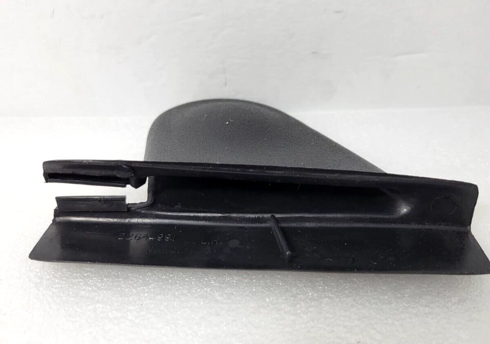 Cubierta de cinturón de seguridad izquierdo genuina GM OEM 22644991 Buick Skylark Pontiac Grand Am Foto 4 de 4