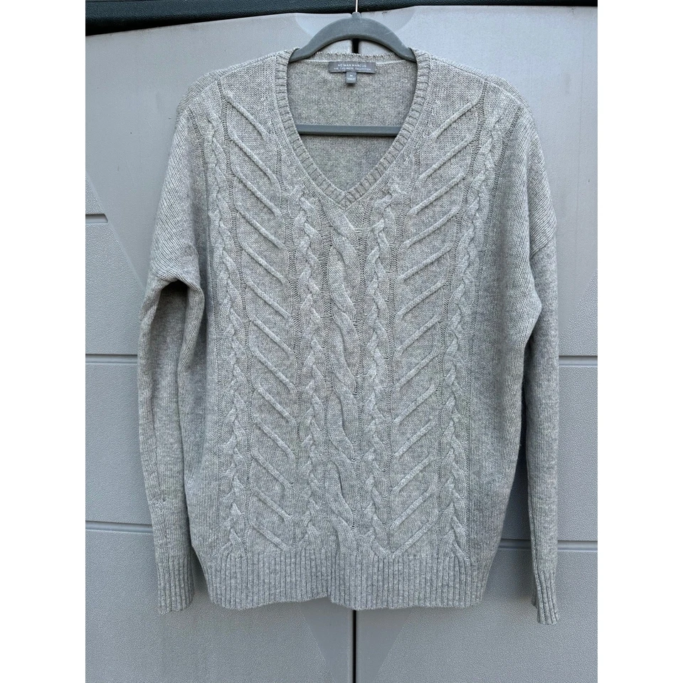 Neiman Marcus 100% Cashmere Grey Cable Knit V-Neck Mens Sweater Sz M Preppy Twee - Image 3 of 4